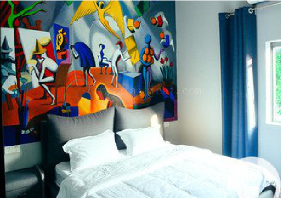 光山对于酒店的墙体彩绘而言更注重哪些方面？